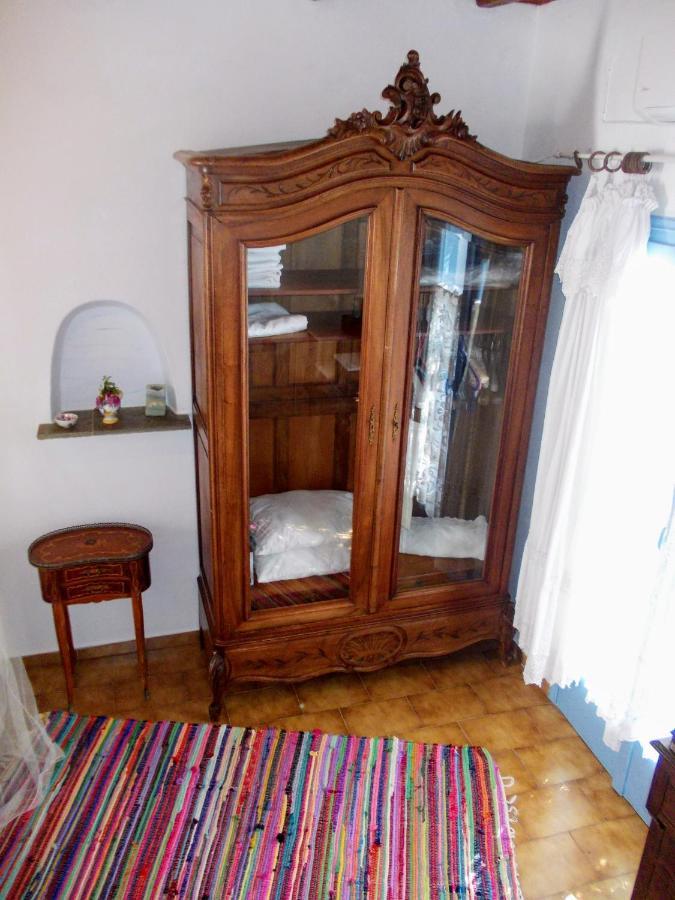 Nyfes Traditional Boutique Faltaina Скирос Экстерьер фото